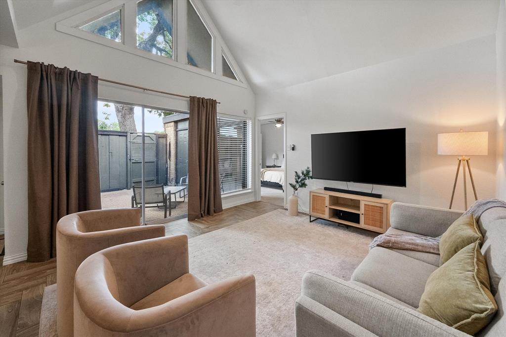 Condo Country Creek - Residential