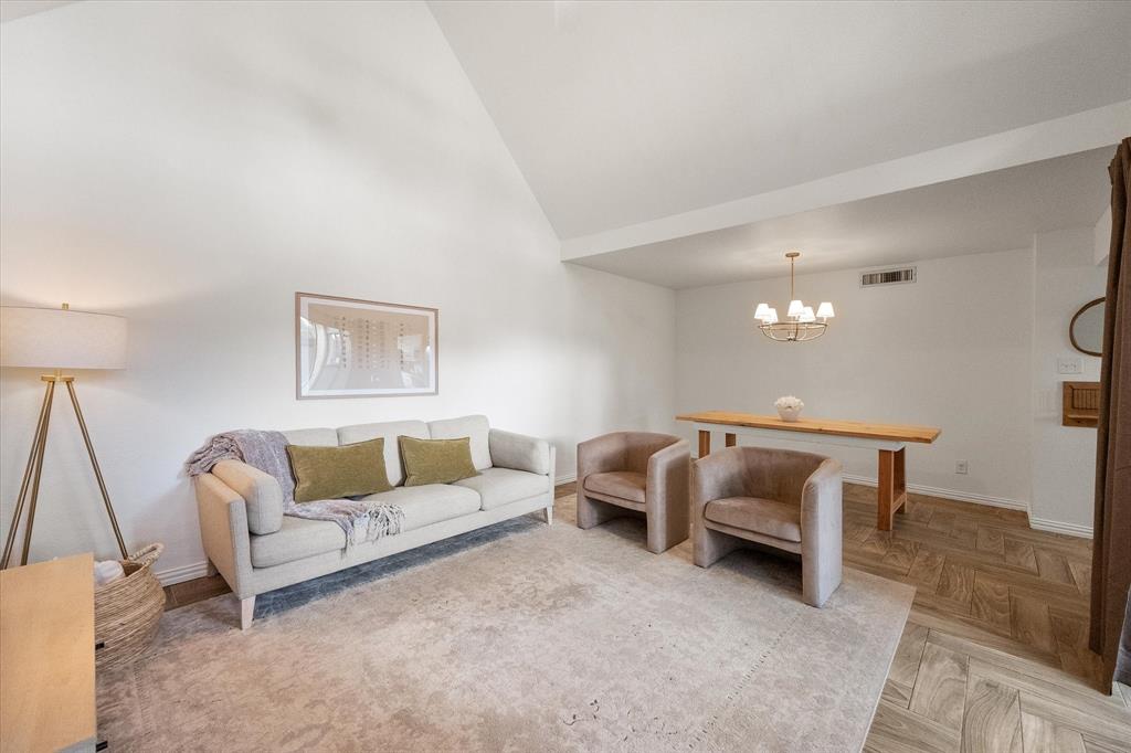 Condo Country Creek - Residential
