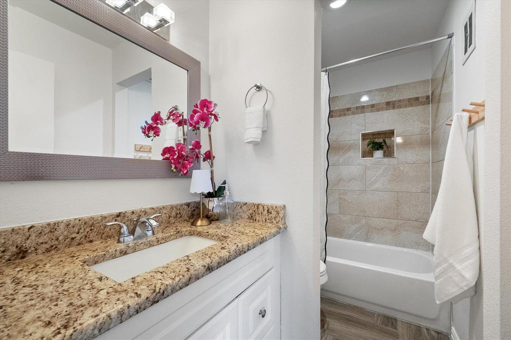 Condo Country Creek - Residential