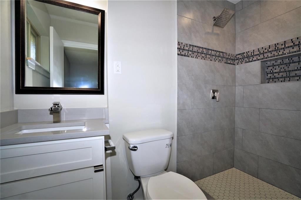 Cloverdale 05 - Residential