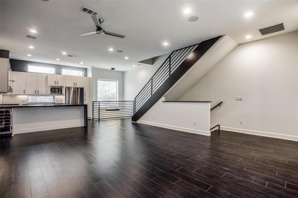 HICKORY VISTA TOWNHOMES - Residential Lease