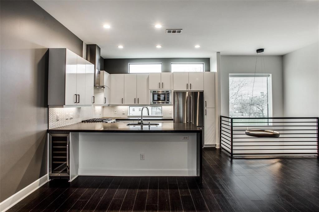 HICKORY VISTA TOWNHOMES - Residential Lease