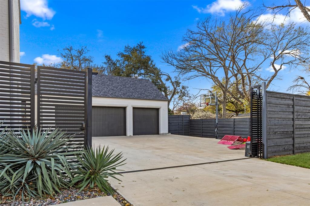 Midway Hills 03 - Residential