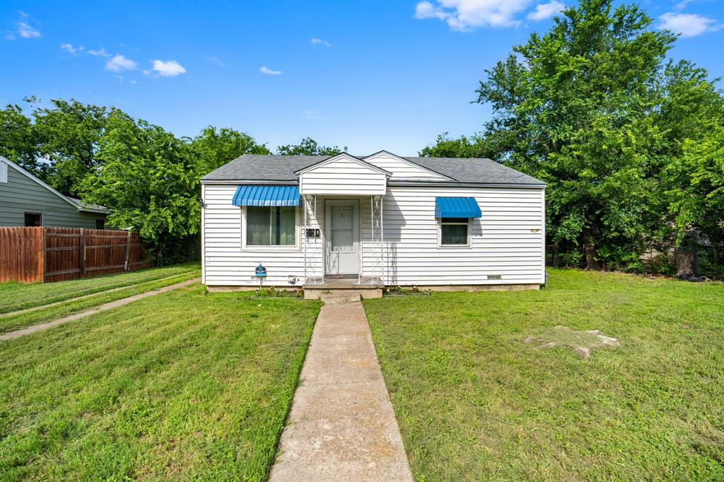 Charming 3-bedroom, 2-bath home full of character and potential in an established Killeen neighborhood near Fort Hood. This move-in ready property features a functional floor plan, comfortable living spaces, and an inviting kitchen layout that offers both everyday convenience and the opportunity to make it your own.

The home includes a detached 1-car garage and a peaceful setting with mature surroundings and neighborhood charm. Major recent improvement includes a new roof replaced in April 2025 and new appliances replaced in May 2026. 

Perfect for first-time homebuyers, military families, or investors looking to add to their portfolio, this home is conveniently located near shopping, dining, schools, Fort Hood and major roadways for an easy commute and quick access to everything Killeen has to offer.
Whether you are searching for your next home or a great investment opportunity, this property is full of possibilities.