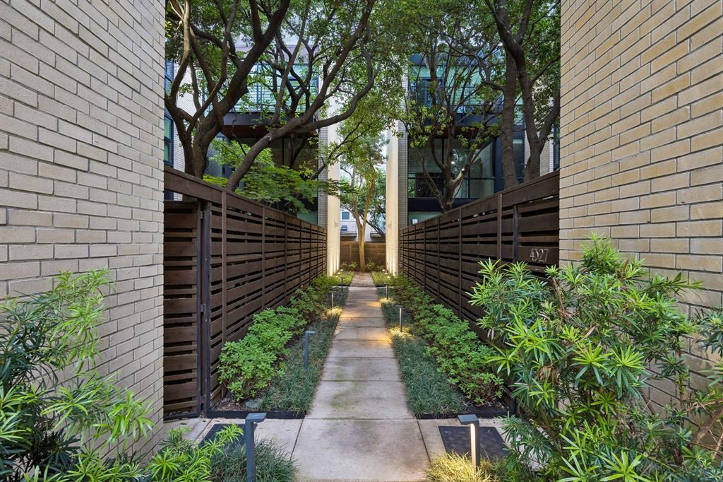 F R Wilsons North Dallas - Residential