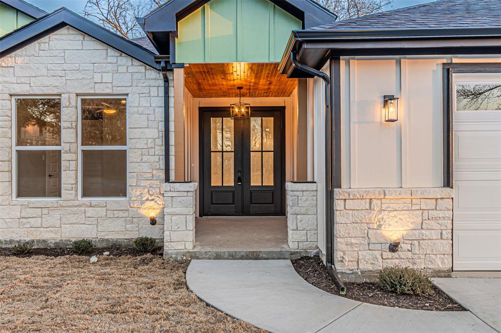 SELLER OFFERING GENEROUS CONCESSION TOWARDS CLOSING.
Striking NEW CONSTRUCTION in the heart of Dallas offering over 2,500 SQFT of thoughtfully designed living space. This home immediately stands out with its commanding presence, modern architecture, and clean, upscale curb appeal.
Expansive open-concept layout designed for both everyday living and elevated entertaining. The living area features high ceilings, designer lighting, a dry bar with wine fridge, and a seamless flow into a chef inspired kitchen complete with quartz countertops, custom cabinetry, and premium finishes throughout.
The oversized primary suite delivers a true retreat experience, featuring a SPA STYLE BATHROOM, walk-in shower, and generous closet space. Secondary bedrooms are well-proportioned, offering flexibility for guests, office space, or growing households. On the opposite end of the home is a MOTHER-IN-LAW SUITE equipped with two closets, en suite full bathroom with a stand-up shower, and a generously sized room. 

SIZE, LAYOUT, and FINISH LEVEL—all EXCEPTIONAL  Best Value for the money. Easy access to major highways and just minutes from Downtown Dallas