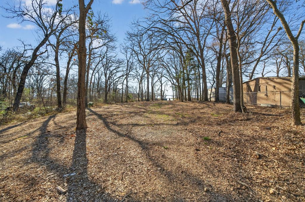 Whispering Oaks - Land