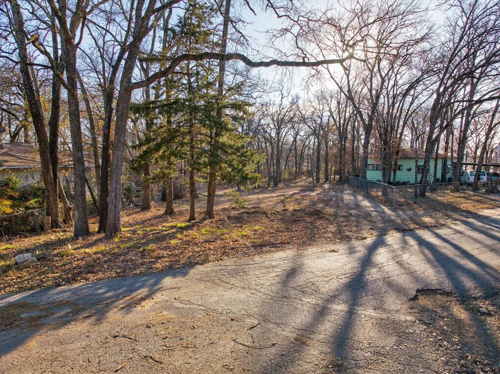 Whispering Oaks - Land