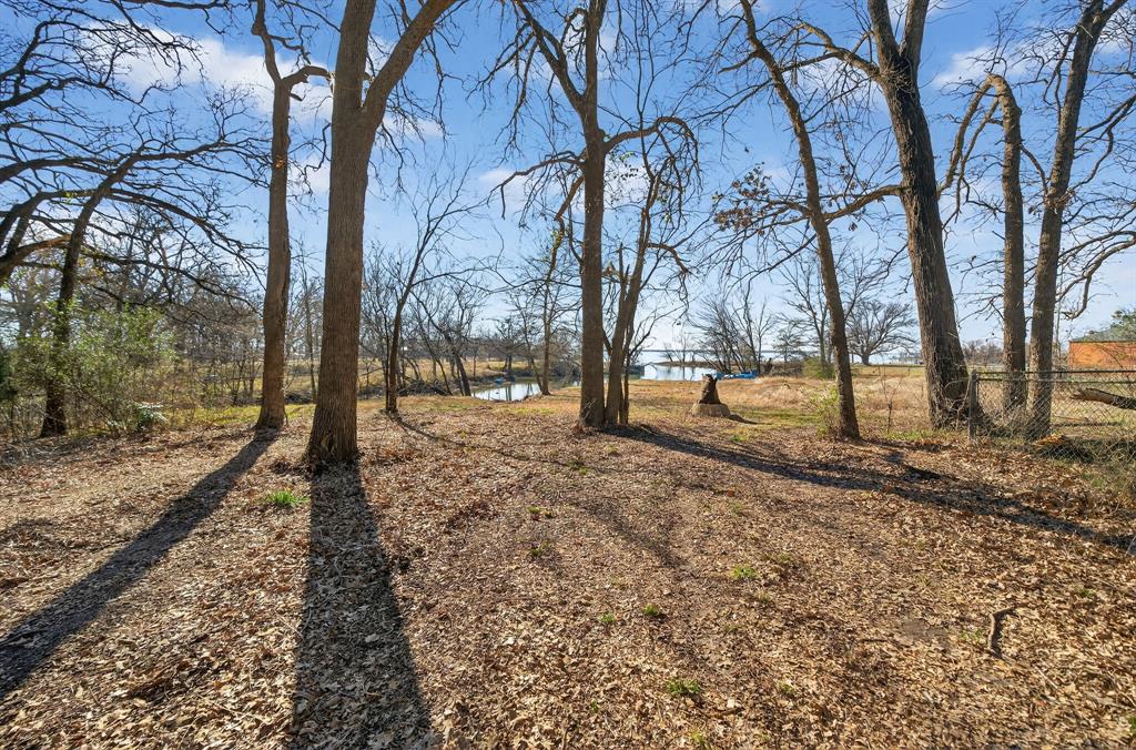 Whispering Oaks - Land