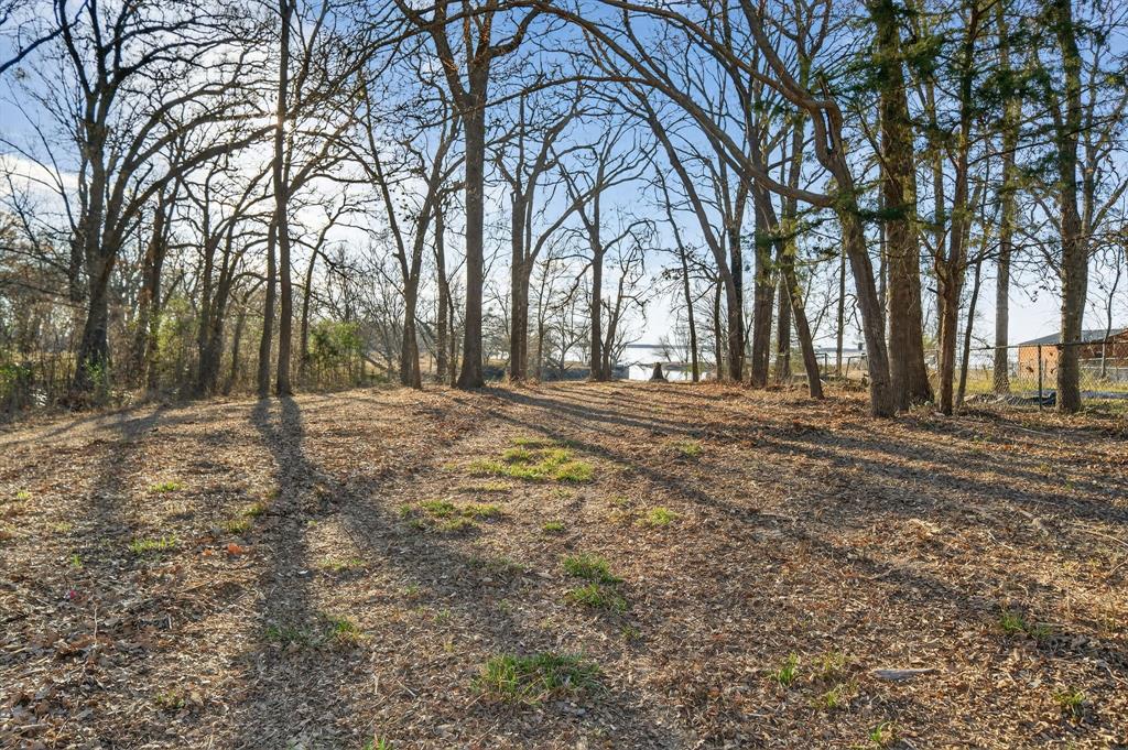 Whispering Oaks - Land