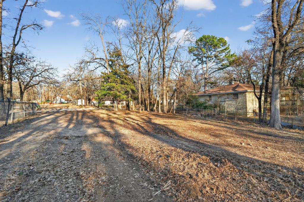 Whispering Oaks - Land