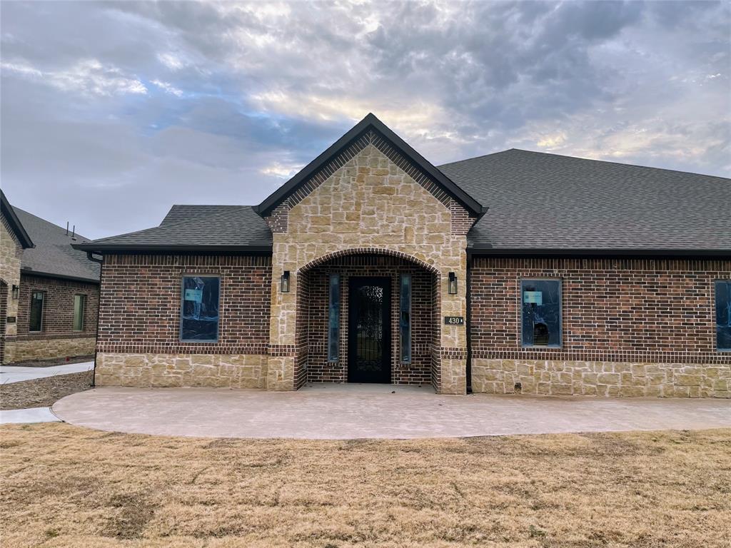 Tap into a prolific region of the DFW in newly constructed medical and professional office space and experience the plentiful advantages of Frisco, Texas. Located at 111583 Independence Parkway, Heritage Business Park was completed in 2021 and offers tenants a serene, park-like setting with inviting open green space, water features, and benches. The park offers up to 4,713 square feet of space behind an elegant brick and stone façade with private entrances and a blank canvas to design the perfect environment to maximize organizational success. Signage is also available to attract clients and build a prominent presence along Independence Parkway which sees over 16,000 vehicles daily. Many of these passersby will be among the most desirable in Frisco as the area is flourishing with affluence.
