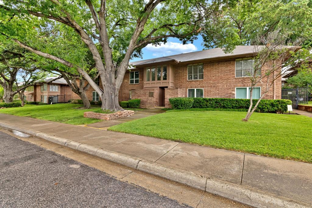 Hollows North Condo - Residential