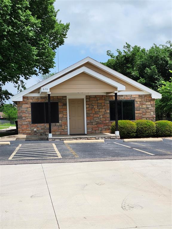 If you need an office, you must see THE BEST LITTLE OFFICE BUILDING IN TEXAS. It is clean, freshly painted, and has all the necessary amenities. It would be great for a tax office, insurance office, legal office, and even a doctor's office. It has a roomy Lobby with a built-in reception desk, 6 offices, 2 bathrooms, a kitchen with a refrigerator and electric water heater, a mechanical room, fiber optics at the street, plus a 1 car attached garage. When it was remodeled, it met the commercial requirements of Springtown including handicap parking in front and back. Water, sewer, and trash pickup are supplied by the City of Springtown. Electricity is currently furnished by TXU.

THIS PROPERTY IS ALSO FOR LEASE.