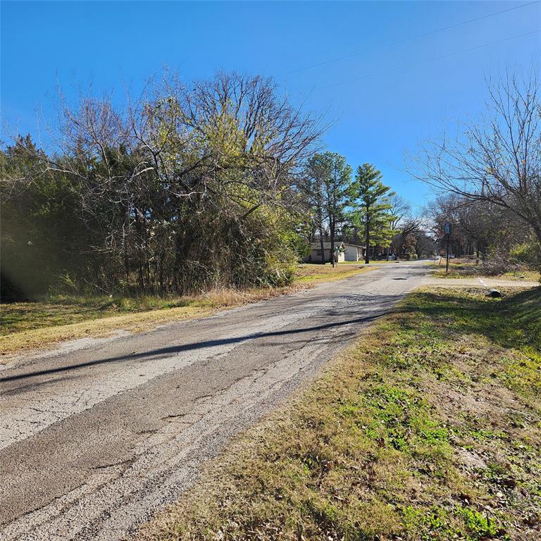 Whispering Oaks - Land