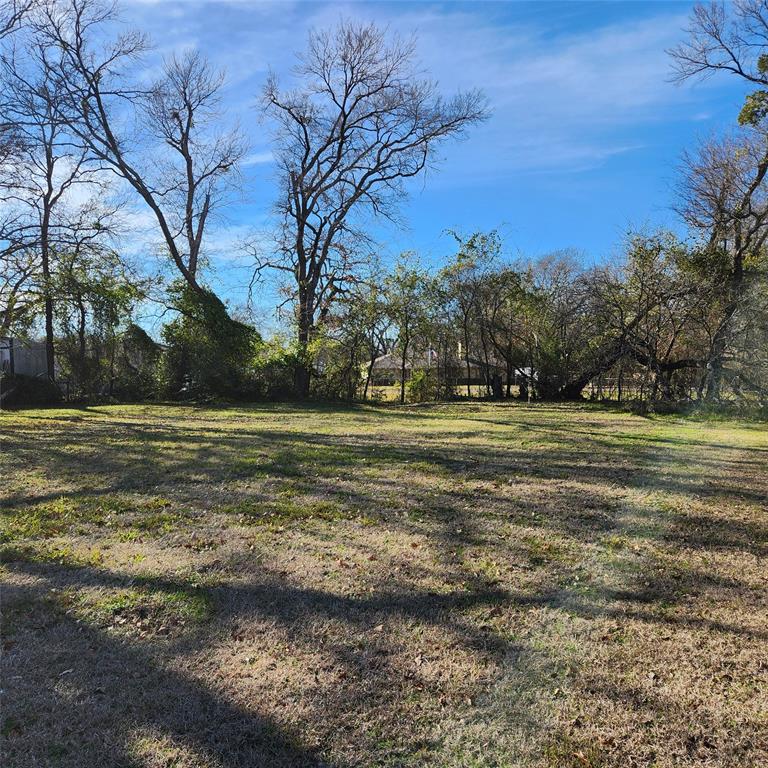 Whispering Oaks - Land
