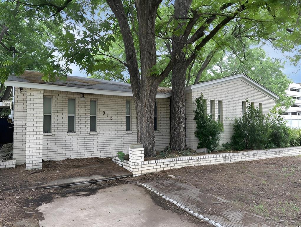 Nestled in the heart of Dallas, this ranch-style brick home offers 5 bedrooms and 2.5 baths, perfect for anyone seeking ample space. The minute you step inside, you're greeted by a large living area, designed for comfort and connection, perfect for entertaining or relaxing with close ones. The open kitchen serves as the heart of the home and opens to a breakfast area ideal for shared meals and creating cherished memories.

The primary suite is situated at the back of your home for extra privacy. The additional four bedrooms offer flexibility, whether you need guest accommodations, a home office, or a hobby space. Two more bathrooms cater to family and guests, ensuring everyone's needs are met with ease.

Outside, the fenced backyard provides a space for outdoor living. The absence of a garage offers an opportunity to customize the property's exterior to fit your vision, such as adding carport parking or expanding outdoor amenities.

This Dallas gem encapsulates potential and is waiting to be transformed into your dream home. Discover the possibilities this property has to offer and make it yours today.