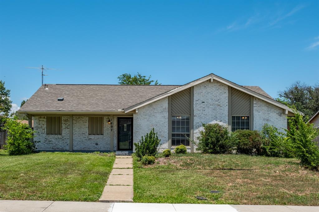 Nicely locate home in the community of Lewisville. Close to all services and schools. This property features 4 bedrooms 2 full bathrooms with an open floor plan concept. Nice size kitchen , Pool and private backyard.