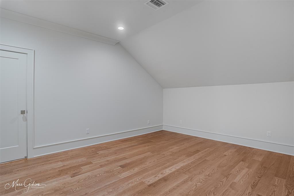 LONG LAKE ESTATES - Residential