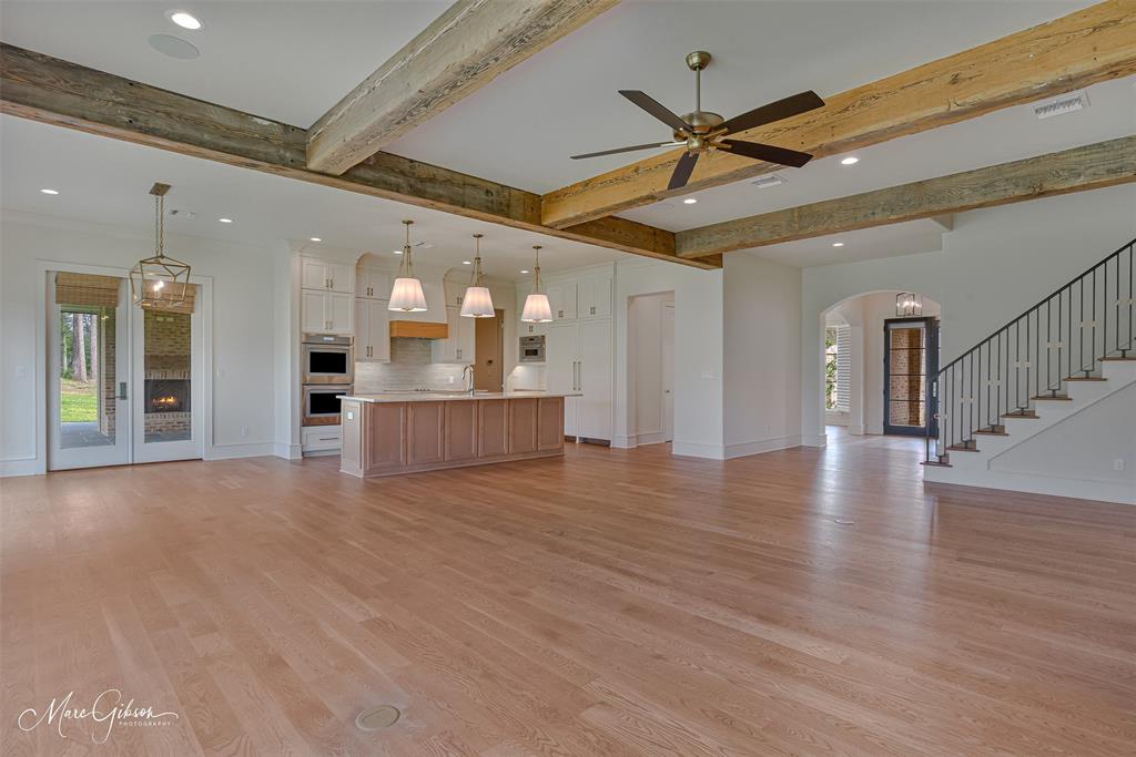 LONG LAKE ESTATES - Residential