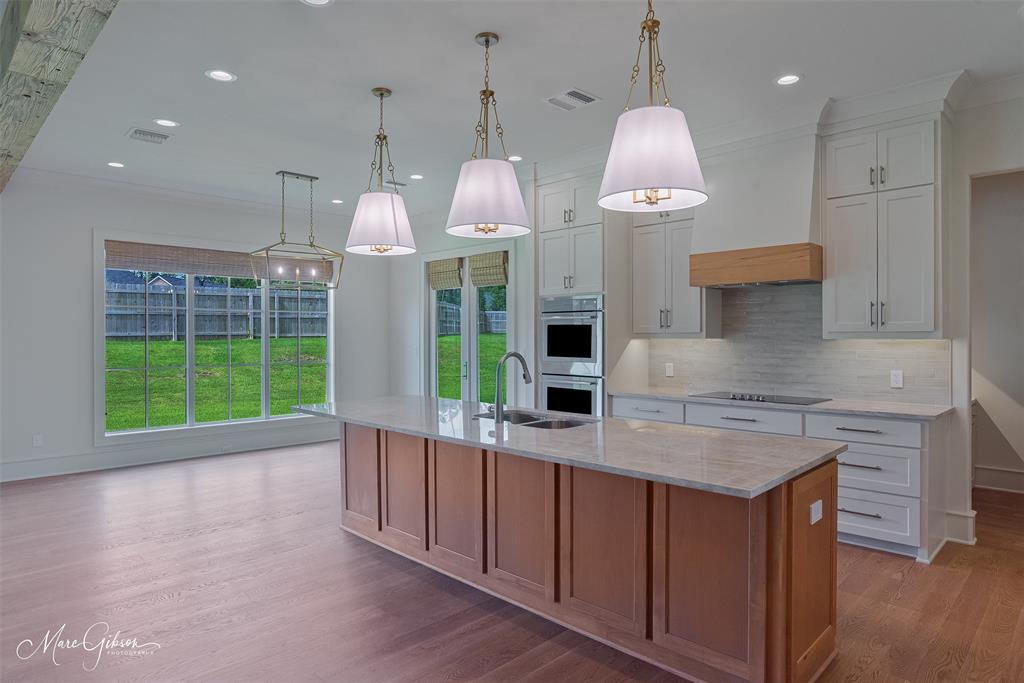 LONG LAKE ESTATES - Residential