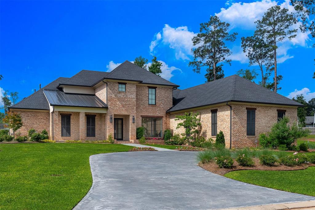 LONG LAKE ESTATES - Residential