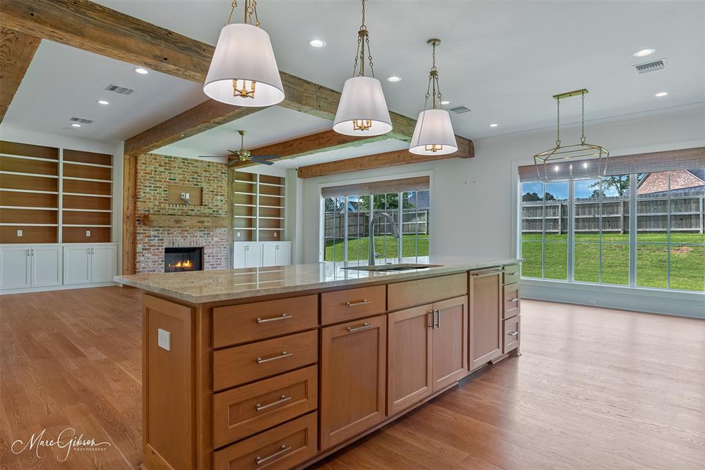 LONG LAKE ESTATES - Residential