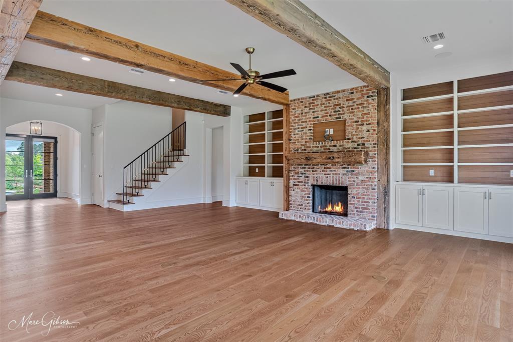 LONG LAKE ESTATES - Residential