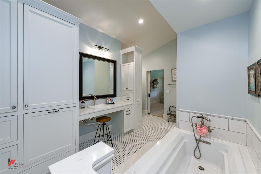 WOODLAKE RIDGE - Residential