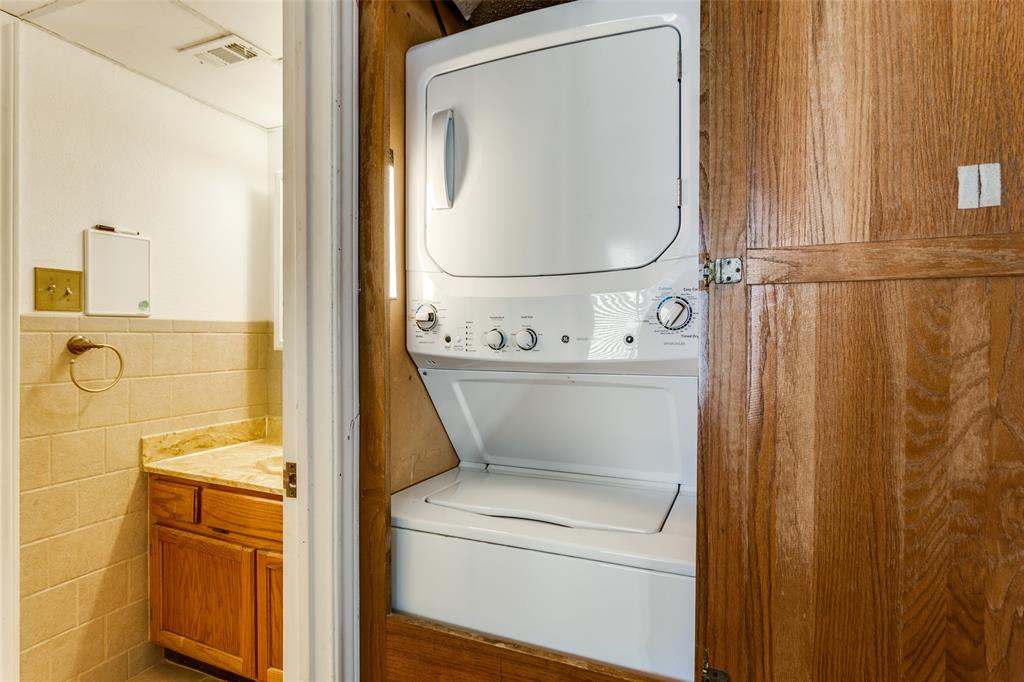 Arlington Oaks Condo - Residential