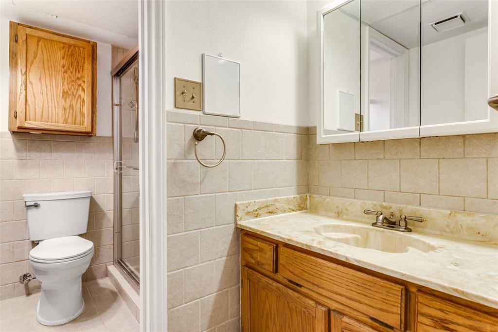 Arlington Oaks Condo - Residential