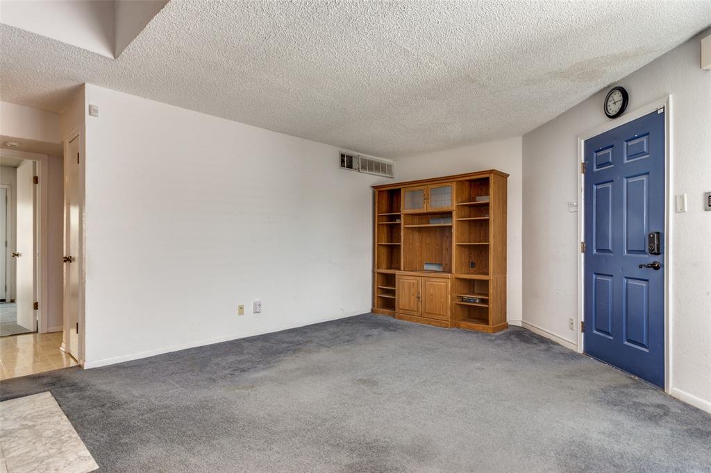Arlington Oaks Condo - Residential