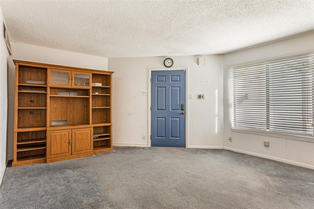 Arlington Oaks Condo - Residential