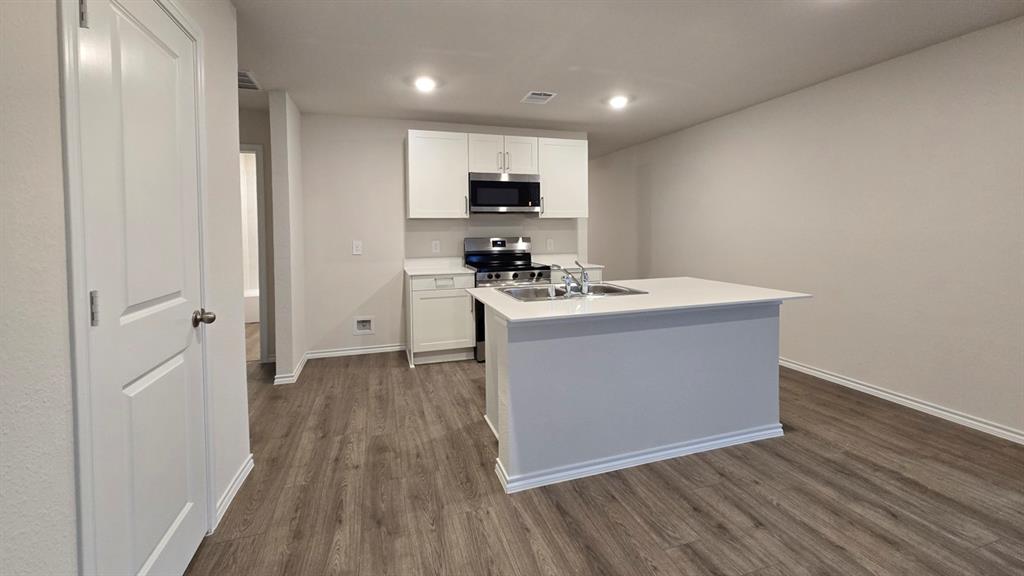 Leonard Crossing - Residential