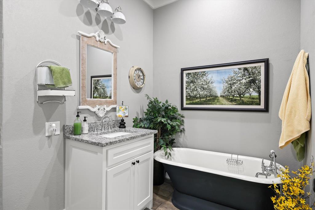 AO197 DUPUY John - Residential