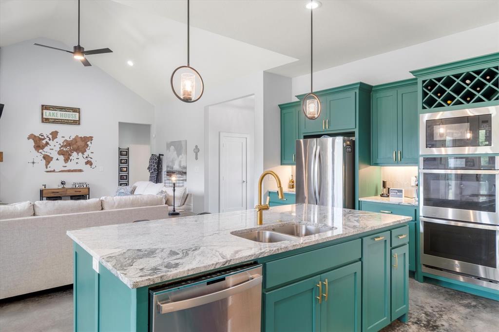 EAGLE SHORES - Residential