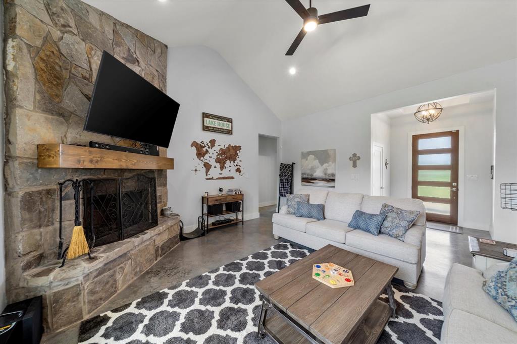 EAGLE SHORES - Residential