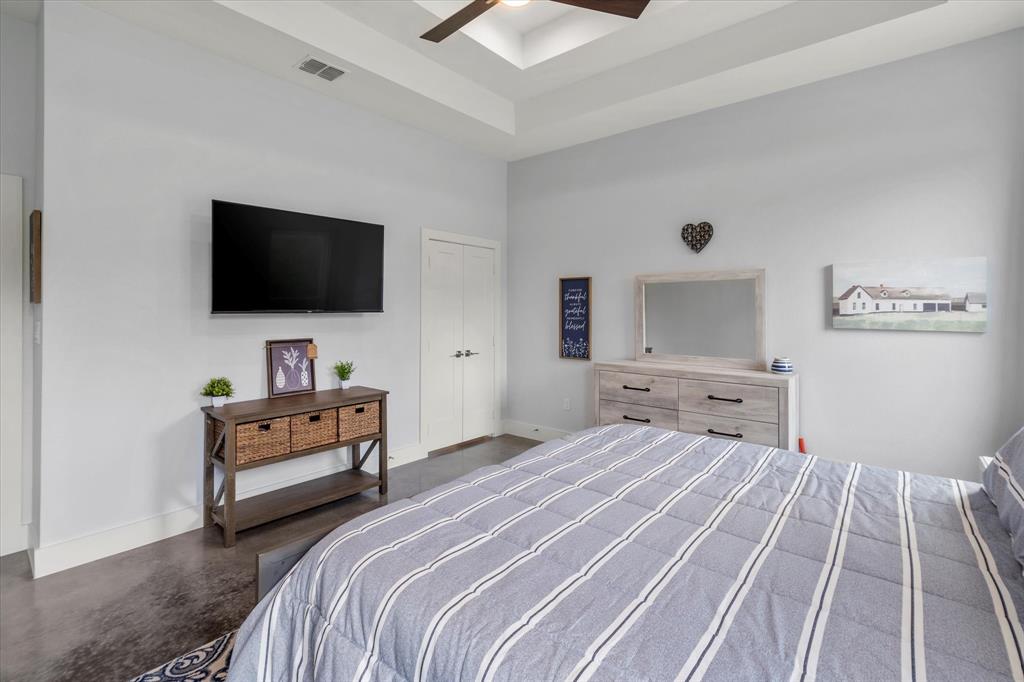 EAGLE SHORES - Residential