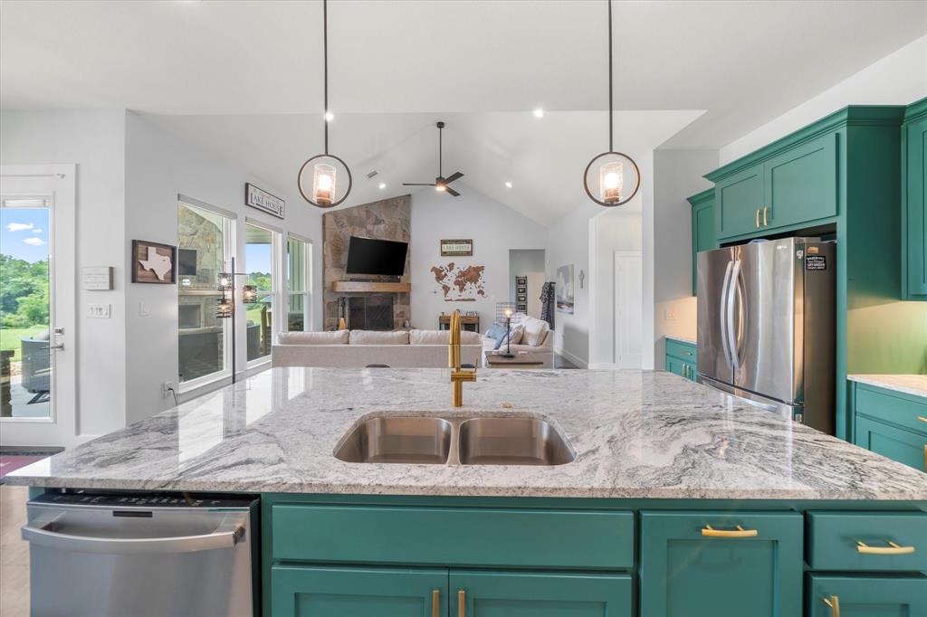 EAGLE SHORES - Residential