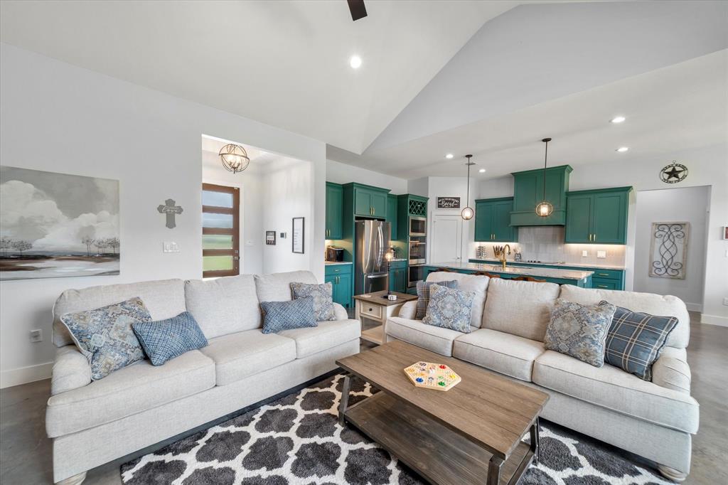 EAGLE SHORES - Residential