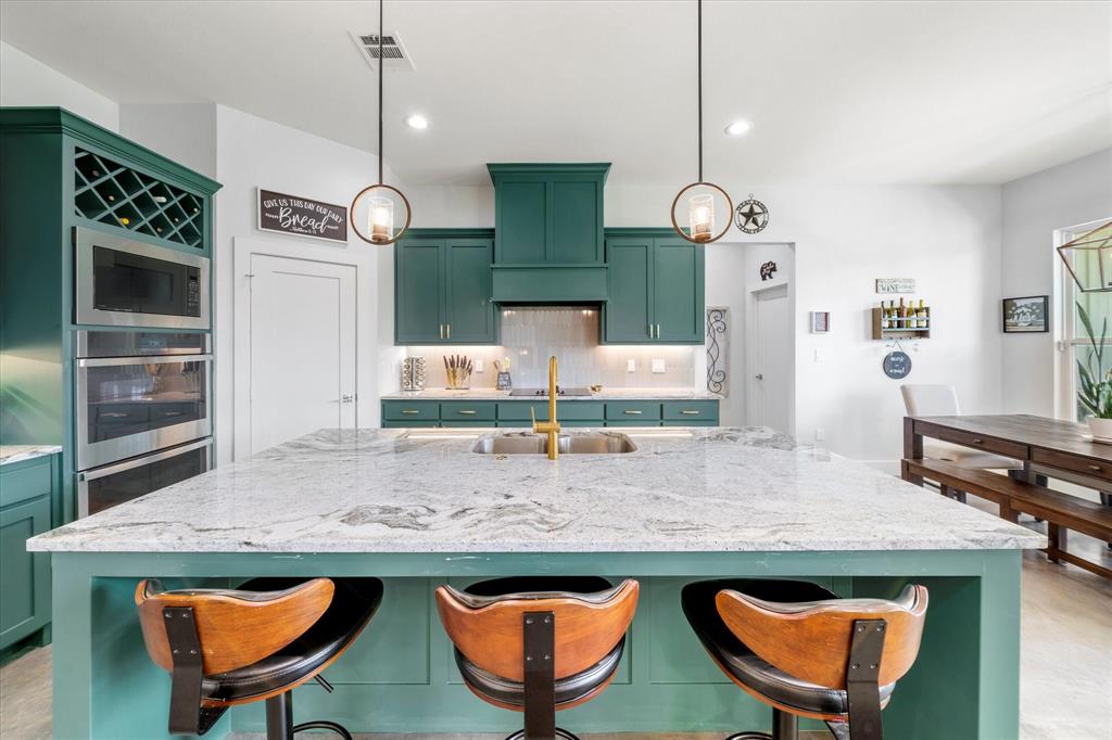 EAGLE SHORES - Residential