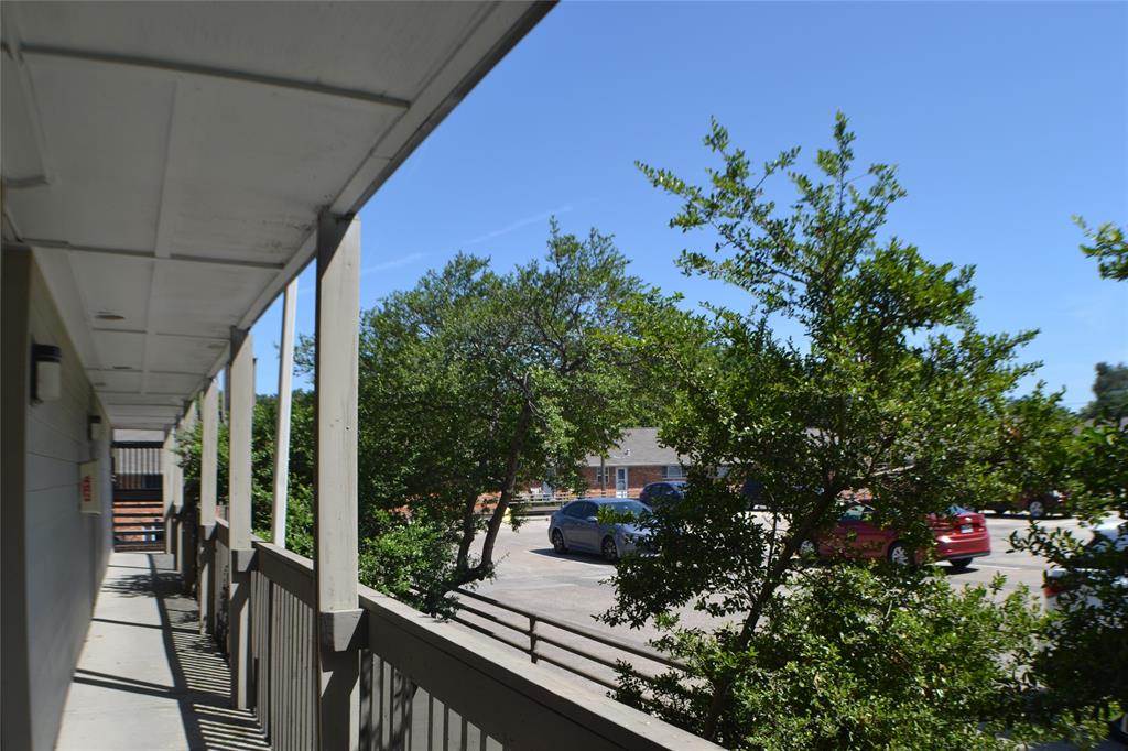 River Oaks Condos - Residential