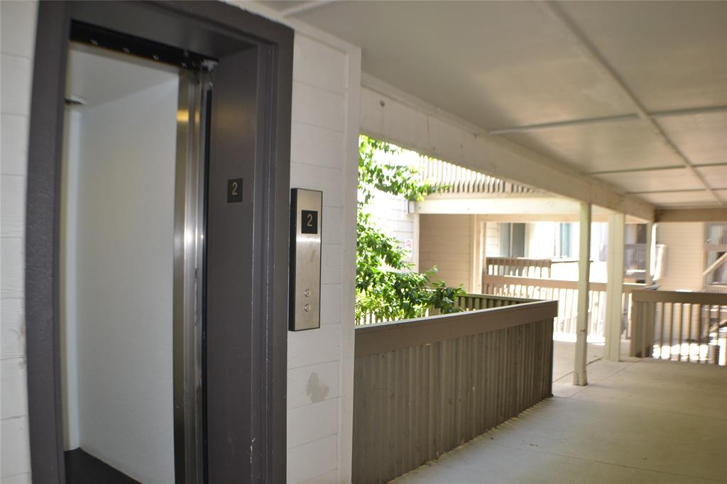 River Oaks Condos - Residential