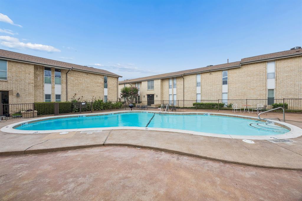 Birchbrook 02 Condo - Residential