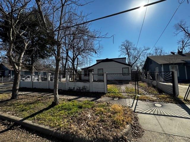 Triplex ideal for investors looking for value-add and rental income. Alternative disposition strategy would be to renovate and resell. Up and coming neighborhood with numerous new builds. Get to this one quickly and make an offer today. Cash, private money, or non-owner occupied conventional loans only. Seller will not complete repairs.