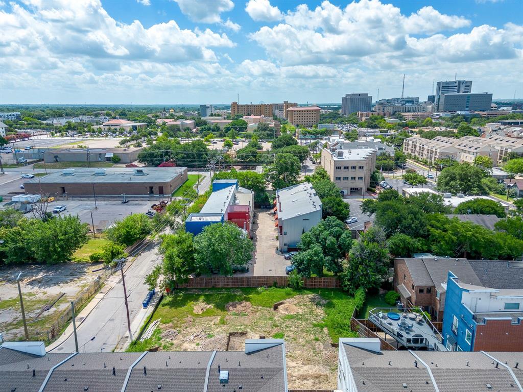 Caddo Street Twnhms - Residential
