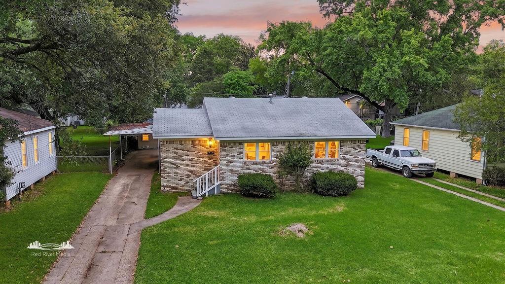 Lovely three bedroom, two bathroom home conveniently located in the heart of Broadmoor. This home features two living spaces and updated flooring. Great deck overlooking the private backyard, that features a 700 sqft workshop! Come check this this home out today!