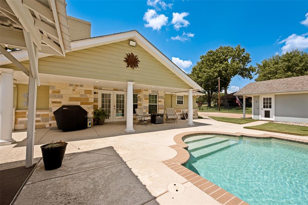 Towering Oaks - Residential