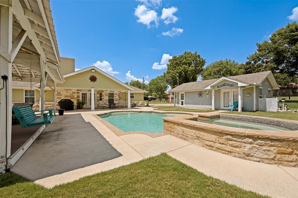 Towering Oaks - Residential