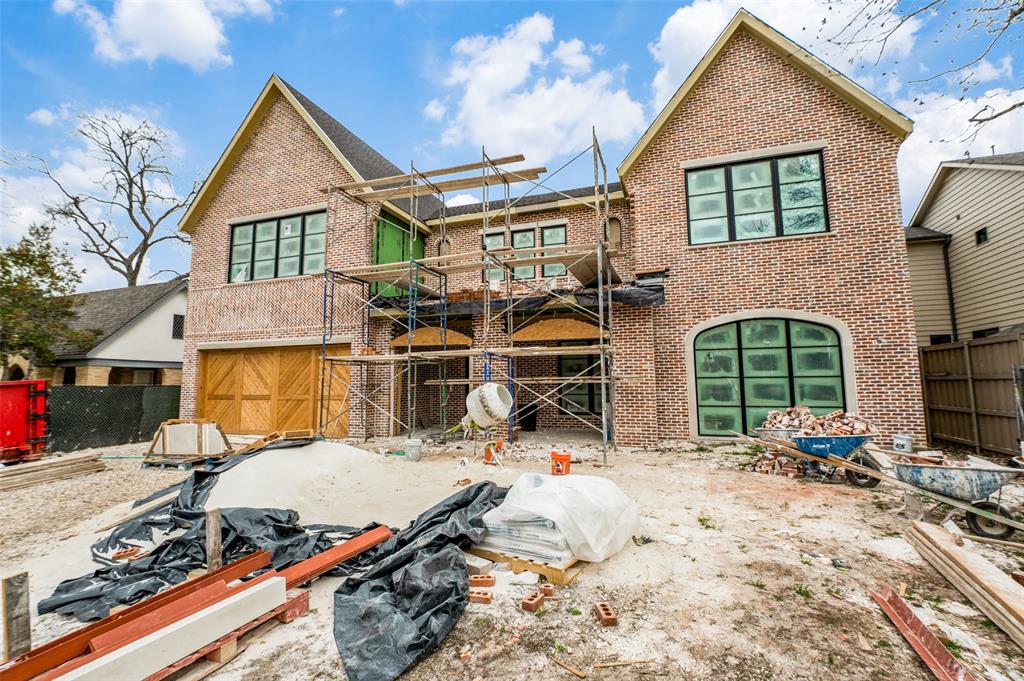 Amazing new construction by Creekview Custom homes on .25 acre lot.